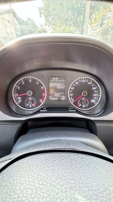 VOLKSWAGEN-FOX-2019