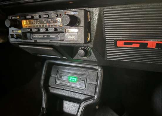 VOLKSWAGEN-GOL-1984