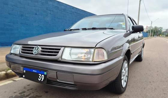 VOLKSWAGEN SANTANA 1.8 CLI 8V GASOLINA 4P MANUAL
