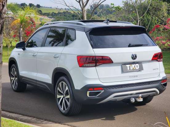 VOLKSWAGEN-TAOS-2023