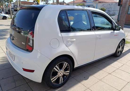 VOLKSWAGEN-UP-2018