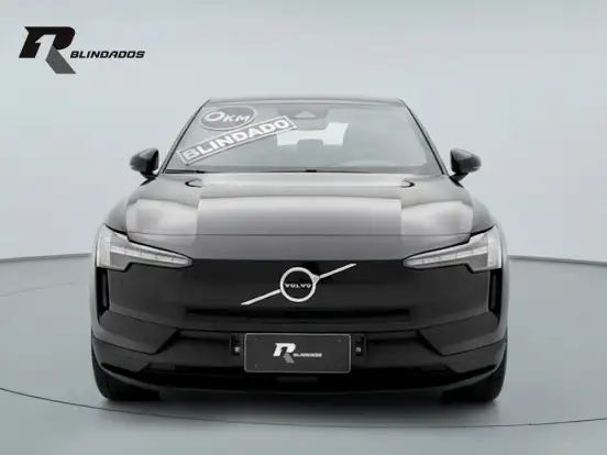 VOLVO-EX30-2025