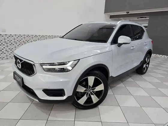 VOLVO XC40 2.0 T4 GASOLINA MOMENTUM GEARTRONIC VOLVO XC40 2.0 T4 GASOLINA MOMENTUM GEARTRONIC