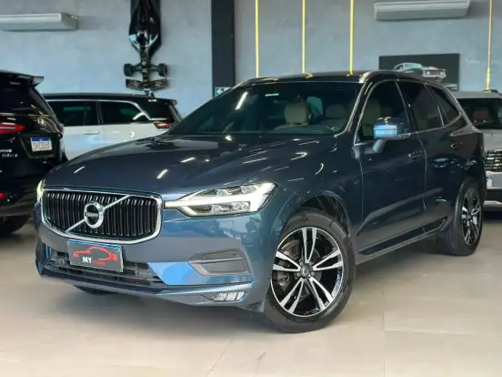 VOLVO-XC60-2.0 T5 GASOLINA MOMENTUM AWD GEARTRONIC VOLVO-XC60-2018