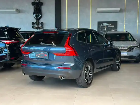 VOLVO-XC60-2.0 T5 GASOLINA MOMENTUM AWD GEARTRONIC VOLVO-XC60-2018