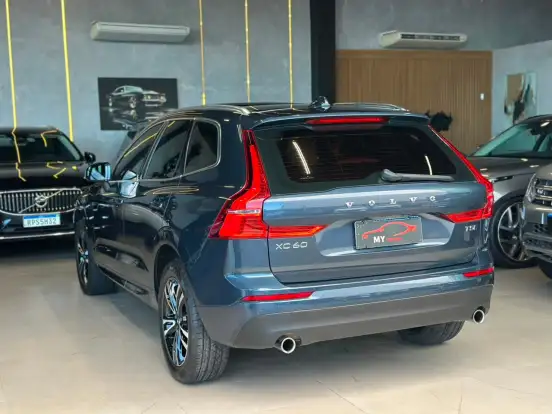 VOLVO-XC60-2018