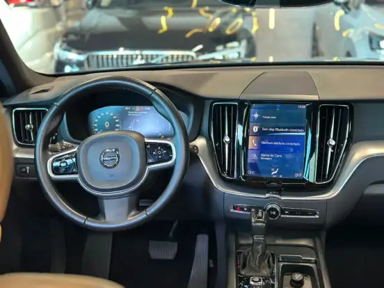 VOLVO-XC60-2018
