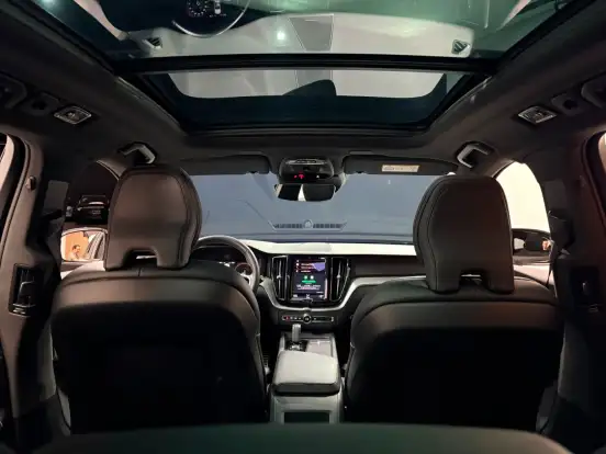 VOLVO-XC60-2021