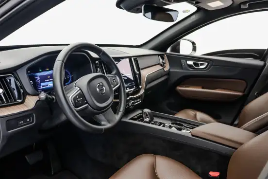 VOLVO-XC60-2022
