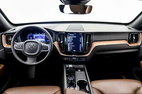 VOLVO-XC60-2022