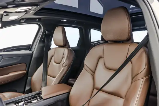 VOLVO-XC60-2022