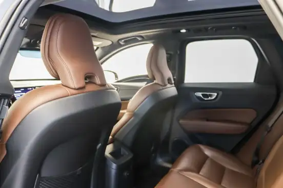 VOLVO-XC60-2022