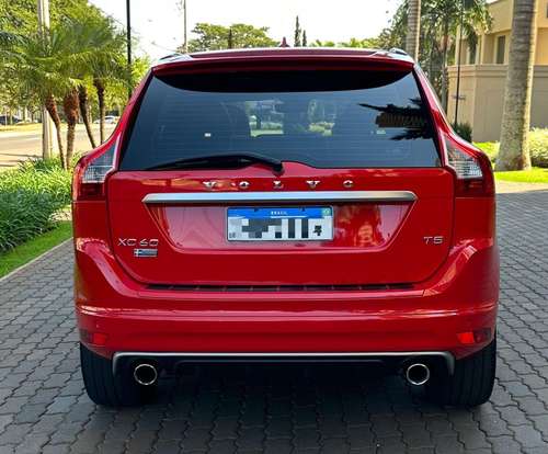 VOLVO-XC60-2016
