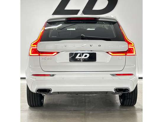 VOLVO-XC60-2021