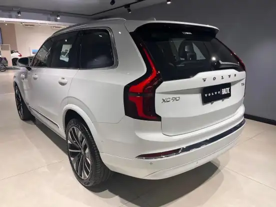 VOLVO-XC90-2025
