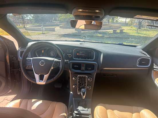 VOLVO-V40-2.0 T4 KINETIC GASOLINA 4P AUTOMÁTICO VOLVO-V40-2018