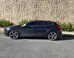 VOLVO V40 2.0 T5 R DESIGN TURBO GASOLINA 4P AUTOMÁTICO VOLVO V40 2.0 T5 R DESIGN TURBO GASOLINA 4P AUTOMÁTICO