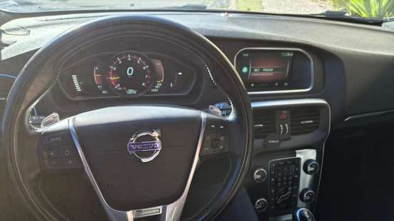 VOLVO-V40-2.0 T5 R DESIGN TURBO GASOLINA 4P AUTOMÁTICO VOLVO-V40-2015