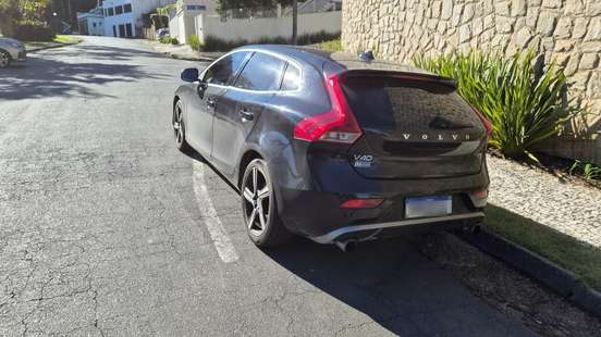 VOLVO-V40-2.0 T5 R DESIGN TURBO GASOLINA 4P AUTOMÁTICO VOLVO-V40-2015