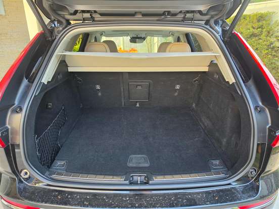 VOLVO-XC60-2019