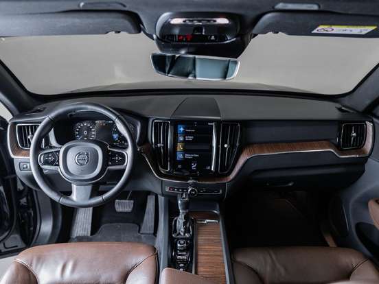 VOLVO-XC60-2.0 T5 GASOLINA MOMENTUM AWD GEARTRONIC VOLVO-XC60-2020