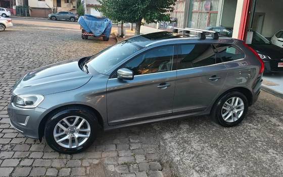 VOLVO XC60 2.0 T5 MOMENTUM GASOLINA 4P AUTOMÁTICO