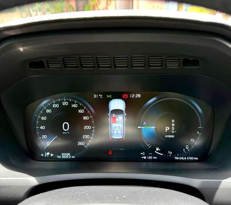 VOLVO-XC90-2022