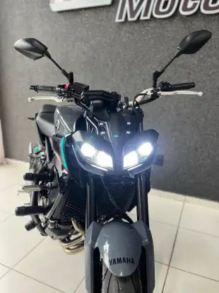 YAMAHA-MT-09-2023