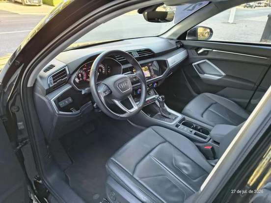 AUDI-Q3-2021