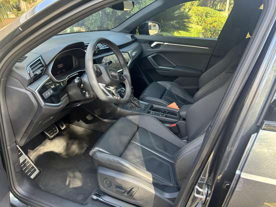 AUDI-Q3-2024
