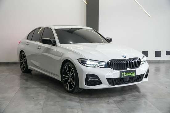 BMW-320i-2021
