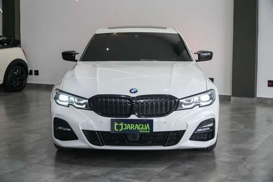 BMW-320i-2021