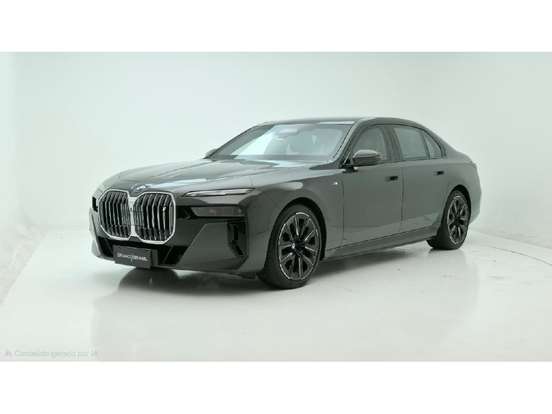 BMW-i7-2023