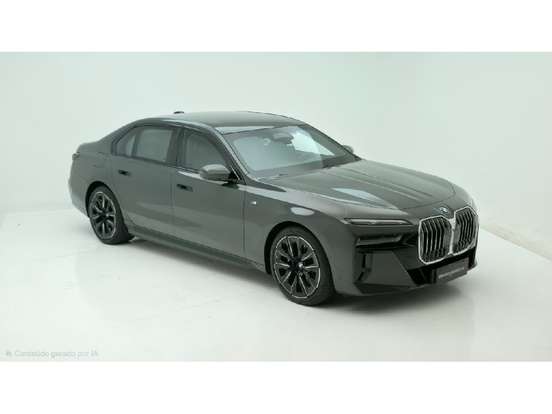 BMW-i7-2023