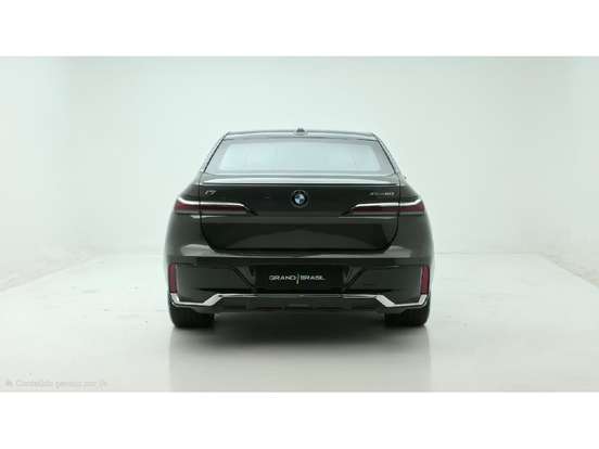 BMW-i7-2023