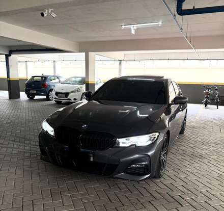 BMW-320i-2022