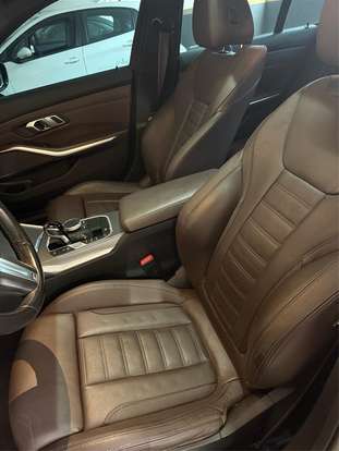 BMW-320i-2022