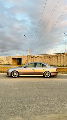 BMW 540i 4.4 SEDAN V8 32V GASOLINA 4P AUTOMÁTICO