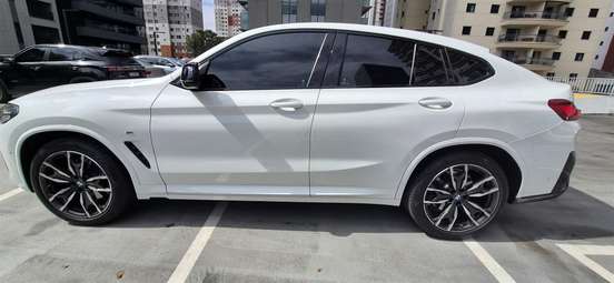 BMW-X4-2023