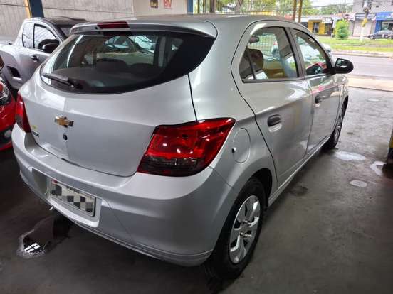 CHEVROLET-ONIX-2018