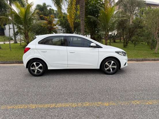 CHEVROLET-ONIX-2018