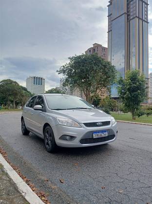 FORD FOCUS 2.0 GLX 16V FLEX 4P MANUAL