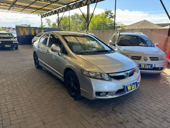HONDA CIVIC 1.8 LXS 16V FLEX 4P AUTOMÁTICO HONDA CIVIC 1.8 LXS 16V FLEX 4P AUTOMÁTICO