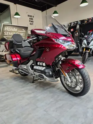 HONDA GL 1800 GOLD WING TOUR 