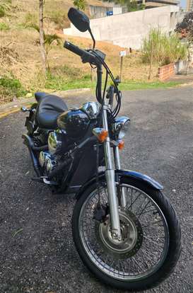 HONDA-SHADOW 750-2011