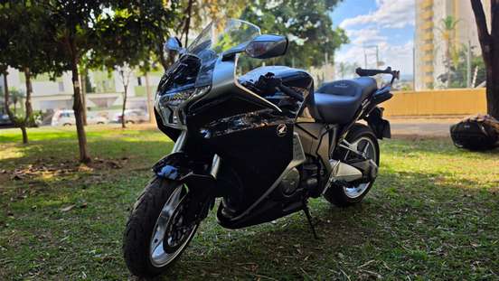 HONDA-VFR 1200F-2013