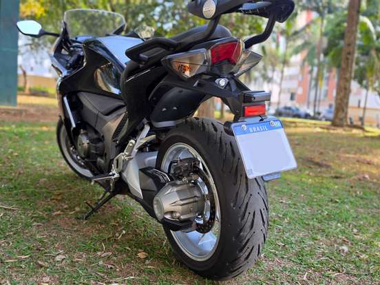 HONDA-VFR 1200F HONDA-VFR 1200F-2013
