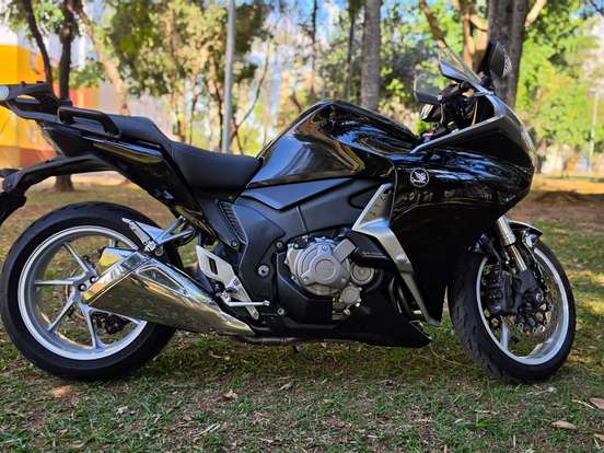 HONDA-VFR 1200F HONDA-VFR 1200F-2013