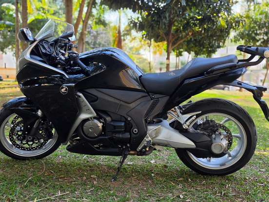 HONDA-VFR 1200F HONDA-VFR 1200F-2013
