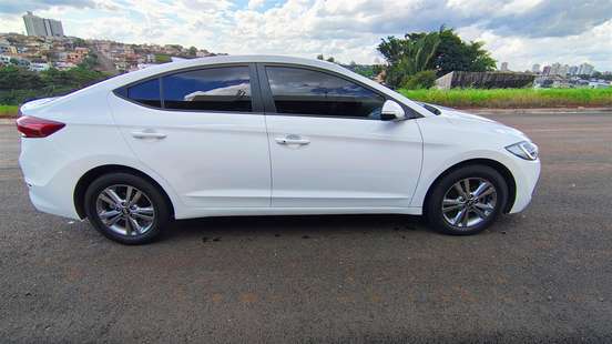 HYUNDAI-ELANTRA-2.0 16V FLEX 4P AUTOMÁTICO HYUNDAI-ELANTRA-2016